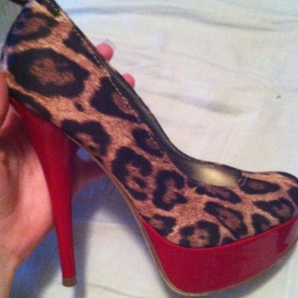 High Heels - Picture 2 of 3