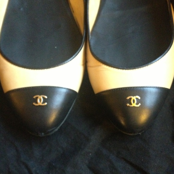 CHANEL FLATS - Picture 2 of 3
