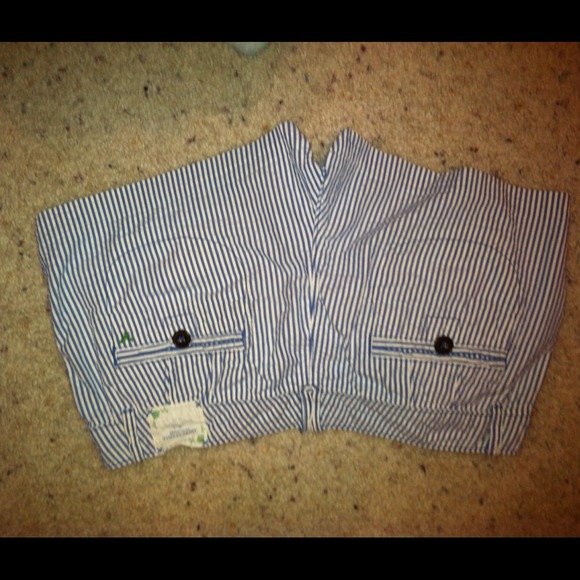 Sear sucker shorts - Picture 2 of 2