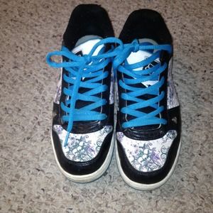 Turquoise/black/white authentic fox shoes