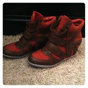 Sneaker wedges
