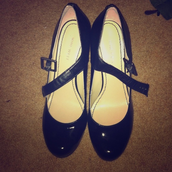 🌟SOLD🌟Nine West patent wedges