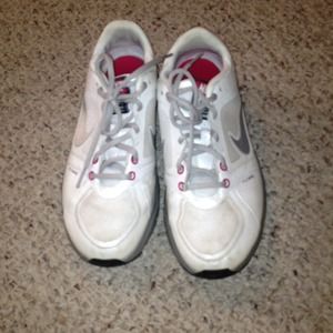 White and grey Nike fly wire training tennis shoes