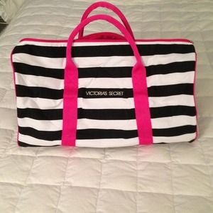 Victoria's Secret duffle bag new w/o tags
