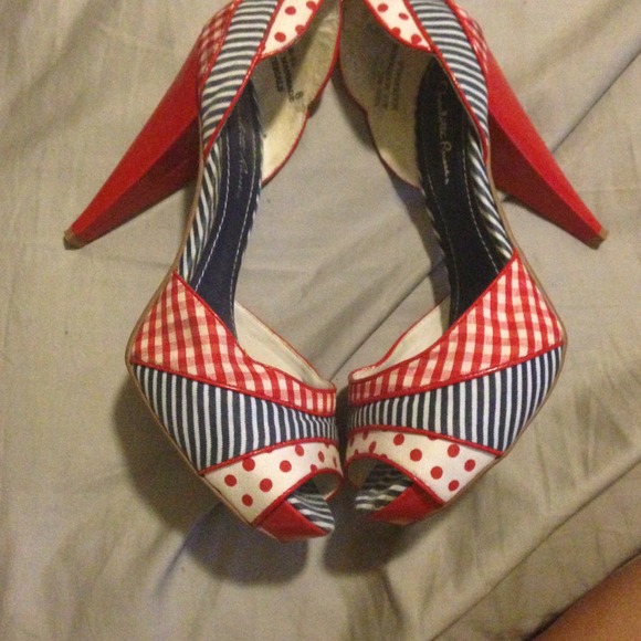 Heels - Picture 2 of 3