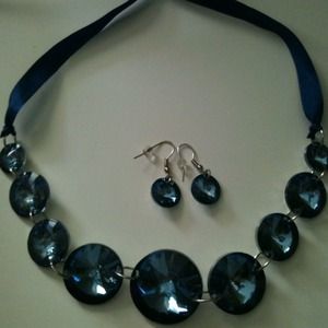 Blue gem necklace & earring blue ribbon tied back