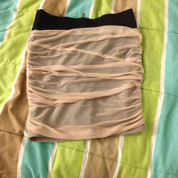 NWOT pink pencil skirt