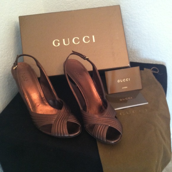 💥💥💥REDUCED 💯 Authentic Gucci Sand Pelles 2503 - Picture 1 of 4