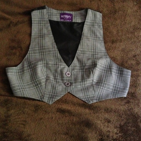 ⛔SOLD⛔ Checkered crop vest 💋