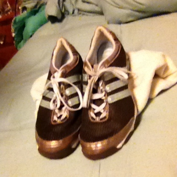 REDUCED!! Brown and baby blue Adidas