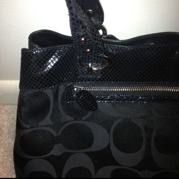 **SOLD***Coach bag - Picture 3 of 4
