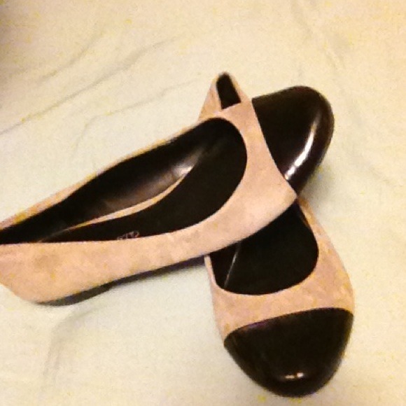 Franco Sarto suede nude flats w patent black toe