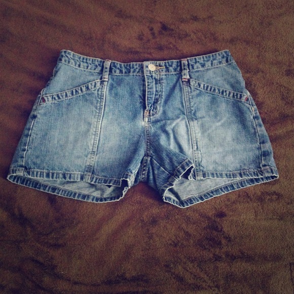 ⛔GIFTED⛔ Denim shorts 💋