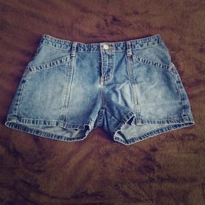 ⛔GIFTED⛔ Denim shorts 💋
