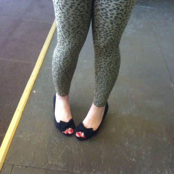 Black flats - Picture 3 of 3