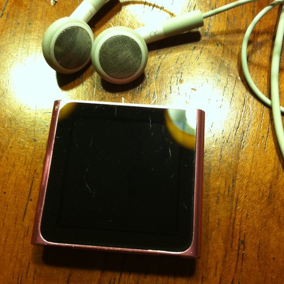 Ipod nano touch with earbuds