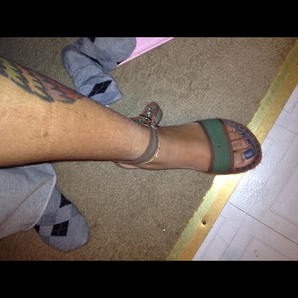 Ankle strap sandals - Picture 2 of 3