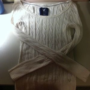 White American Eagle Sweater