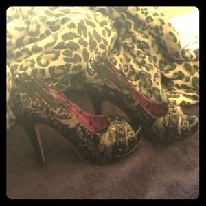High heels size 9