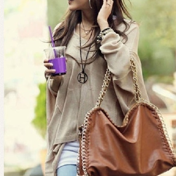 🚩Sold🚩Beige oversized sweater.