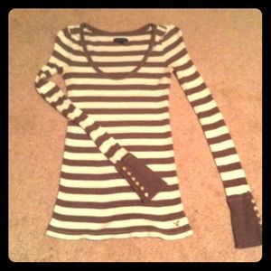 American Eagle waffle shirt