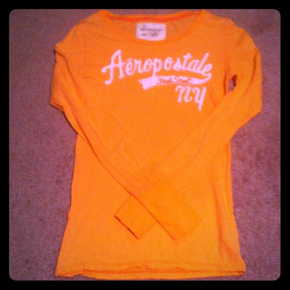 Aeropostale long sleeve peachy colored shirt