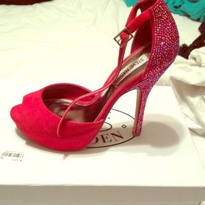 Steve Madden red suede heels