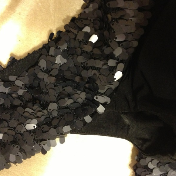 🎉HOST PICK🎉 Marciano one shoulder top - Picture 2 of 4