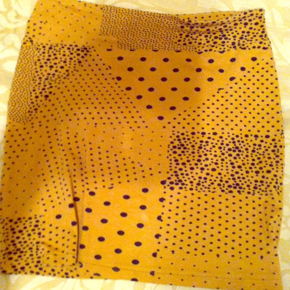 Adorable and sexy tight skirt, xs but fits like sm