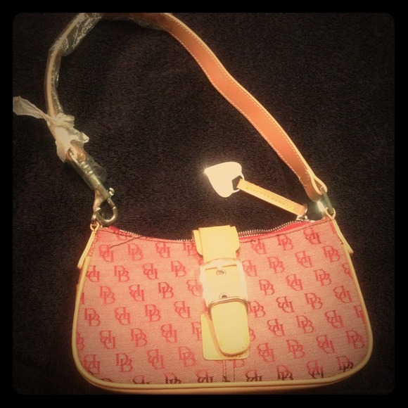REDUCED!!! red and tan Dooney & Bourke handbag