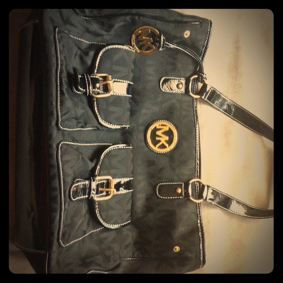 Black Michael kors purse