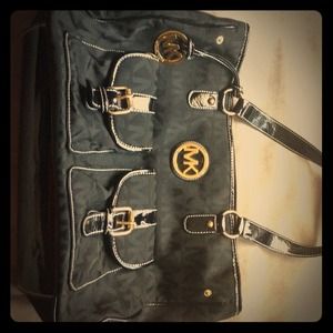 Black Michael kors purse