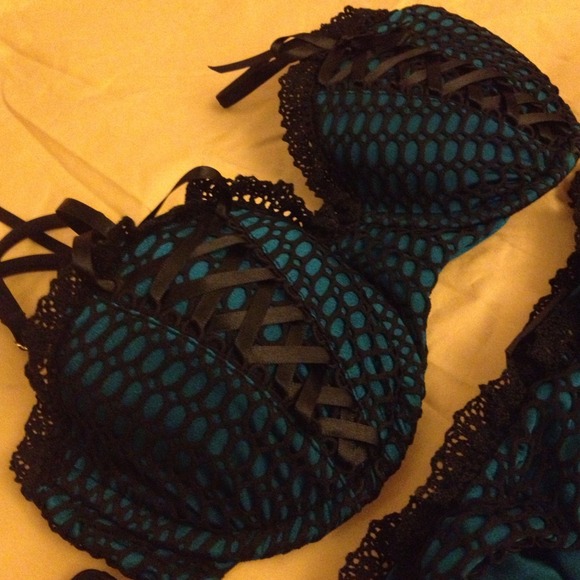Brand New BEACH BUNNY 2-Piece Bikini