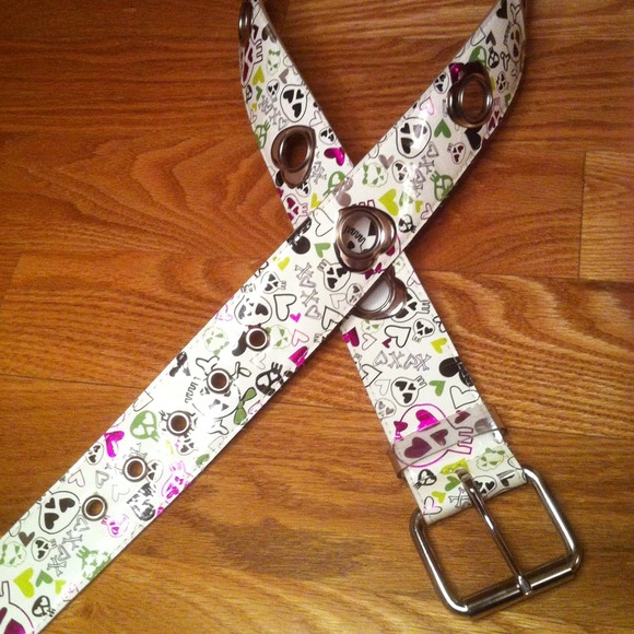 💀Crazy Cool 💕 and skulls belt 💀