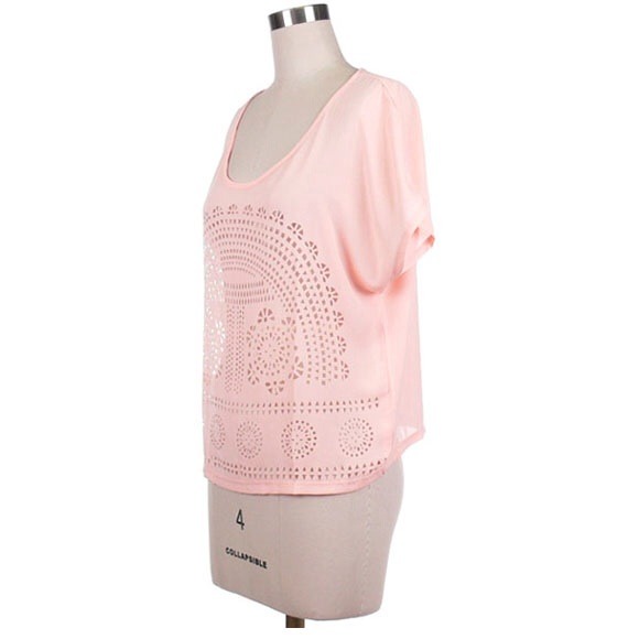 New!!cut out shape top - Picture 2 of 4