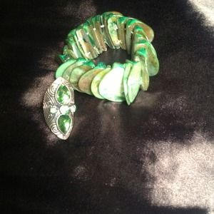 Green shell bracelet w/ ring