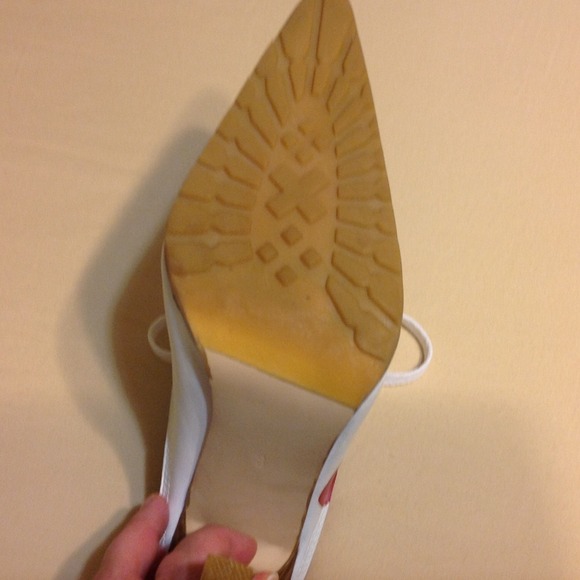 Adorable Via Couture Stiletto Booties - Picture 3 of 3