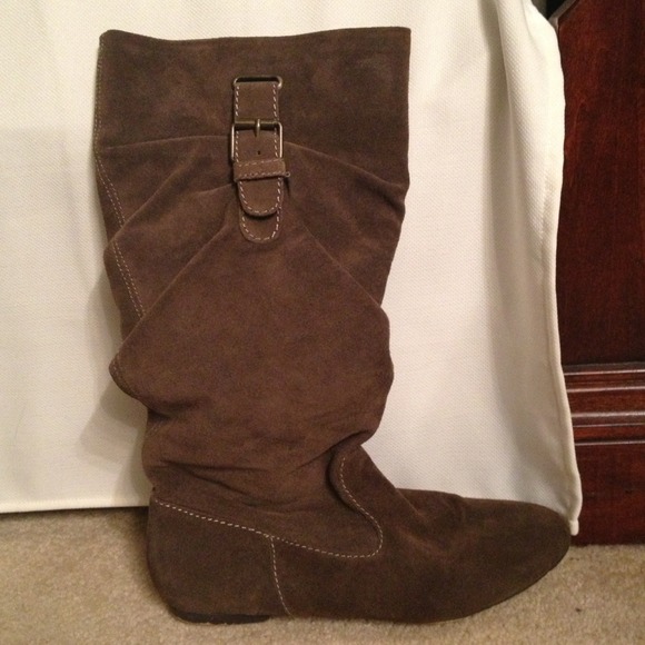 All suede boot
