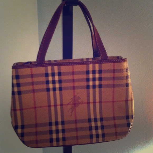 👜💌SOLD👜💌Authentic Burberry bag