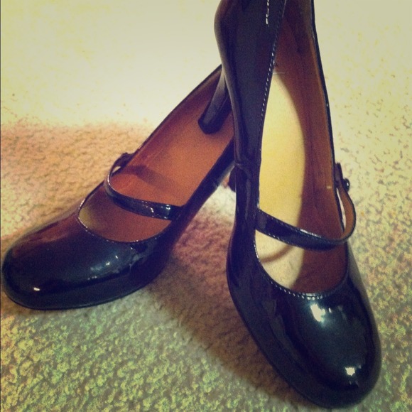 Black maryjane inspired heels