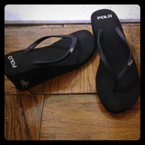 Polo wedge