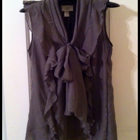!SOLD! Lightweight Purple Loft top!