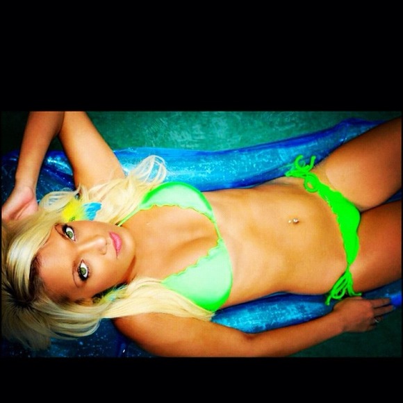 Green bikini cheecky bottoms