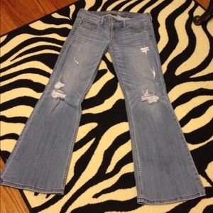 American Eagle distressed jeans