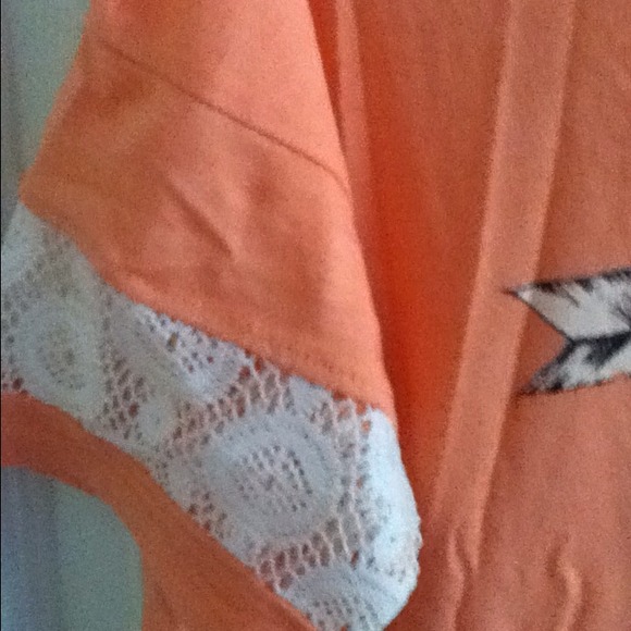 🚫SOLD🚫 Roxy Melon tribal flowy tee from pacsun - Picture 3 of 4