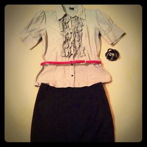 !SOLD! Thin black & white striped button down