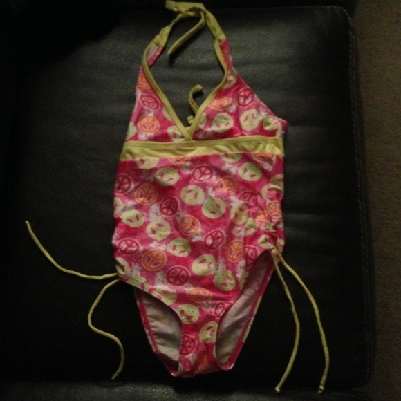 Girls one piece bathing suit