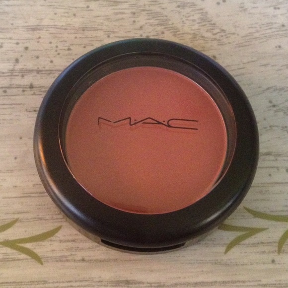 ❤sold: Authentic MAC sheertone blush in Pinch Me