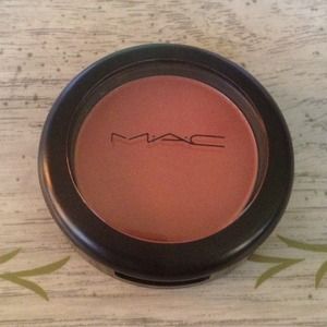 ❤sold: Authentic MAC sheertone blush in Pinch Me