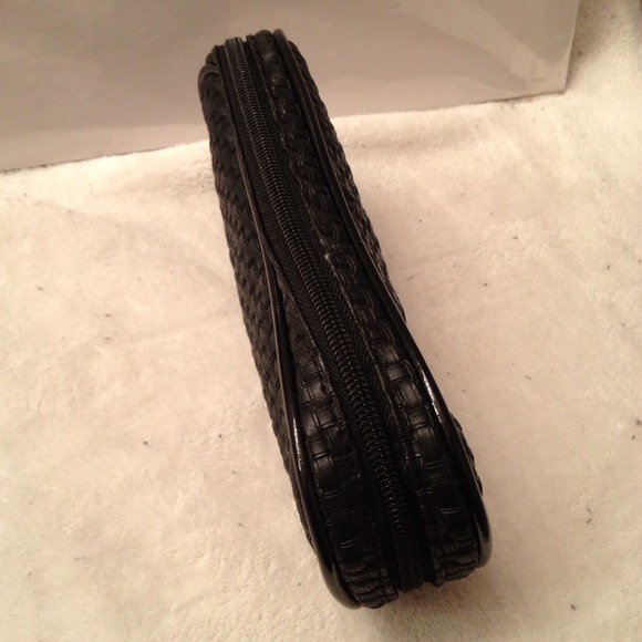 🚫SOLD🚫Travel make up brush kit💋 - Picture 3 of 3